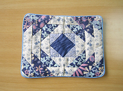 開いた状態のカードケース